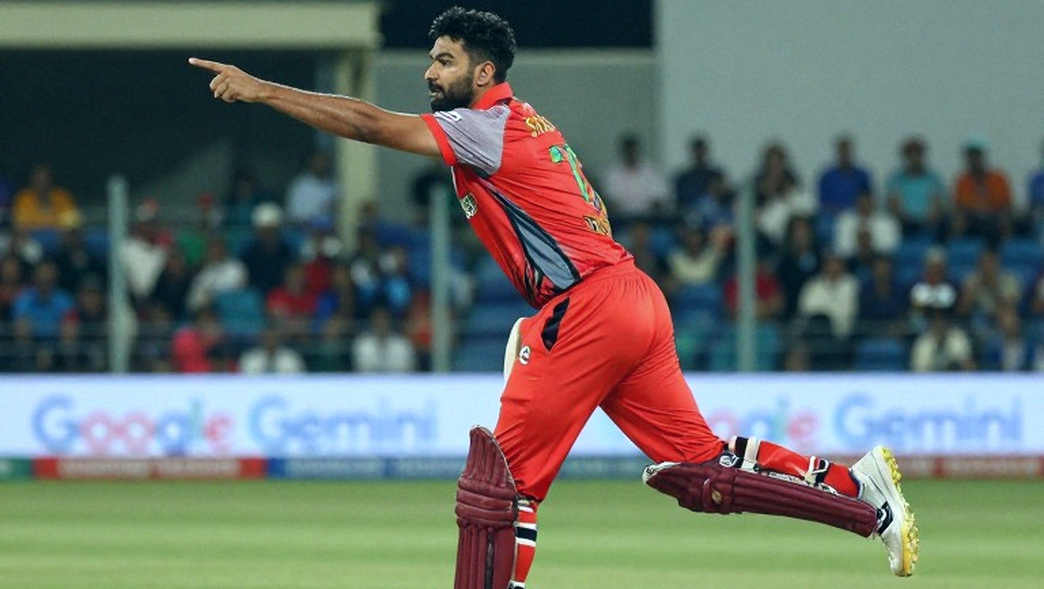 টাইমড আউট: দুই মিনিটের ঘড়ি, একটা ভাঙা হেলমেট আর ক্রিকেটের নিঃসঙ্গ সিদ্ধান্ত